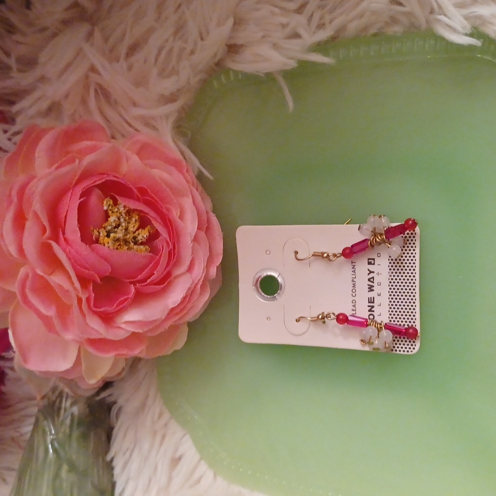 NWT BEAUTIFUL EARRINGS
